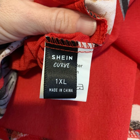💜 SHEIN Curve 1XL Red Floral Mini Dress Wrap V-Neck Adjustable Straps Plus Size - Picture 3 of 5